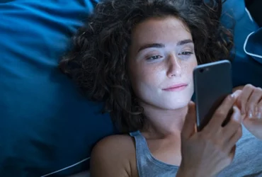How Screen Time Before Bed May Affect Your Sleep